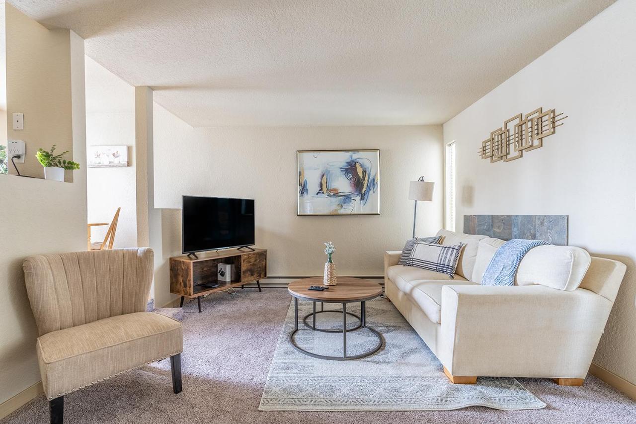 Greenlake Oasis: Cozy Apartment with Wi-Fi and Patio Seattle Exterior photo