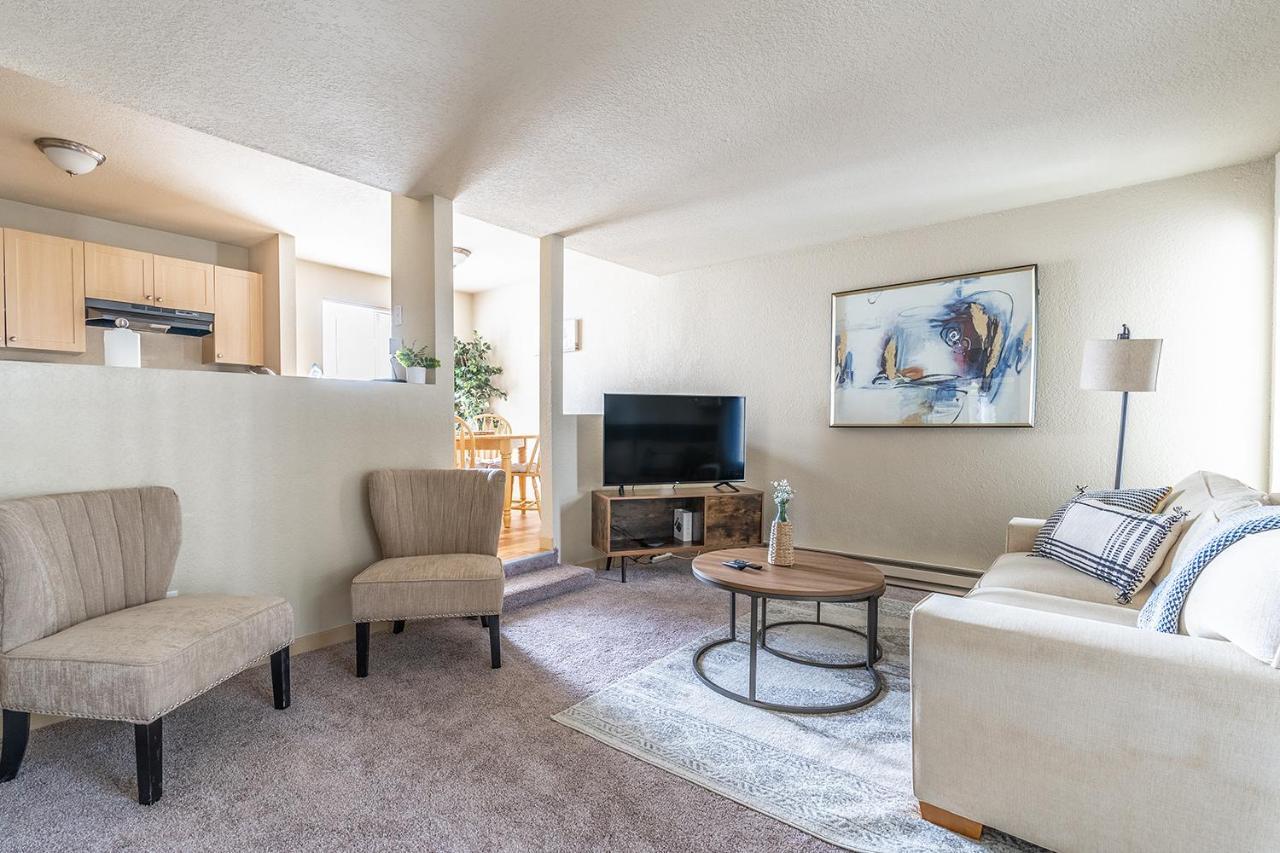 Greenlake Oasis: Cozy Apartment with Wi-Fi and Patio Seattle Exterior photo